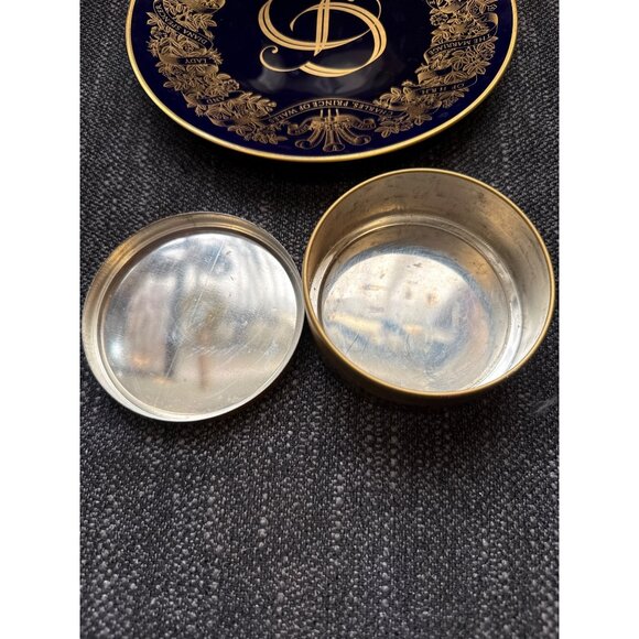 Royal Wedding Commemorative Plate & Travel Sweets Tin - Picture 6 of 7